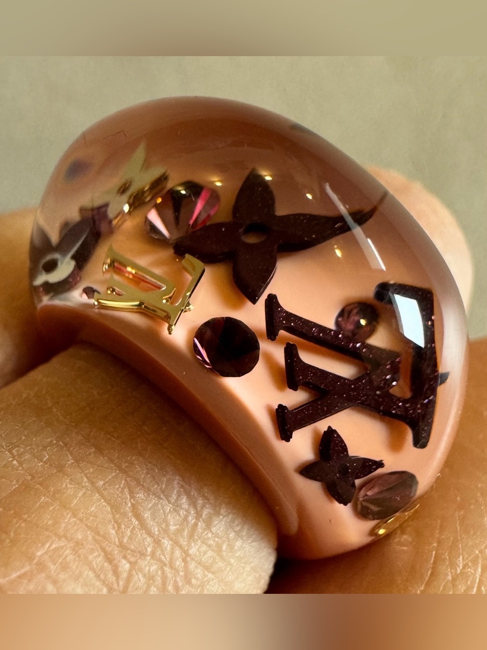 Louis Vuitton Rose Inclusion Resin Ring - Picture 7 of 11